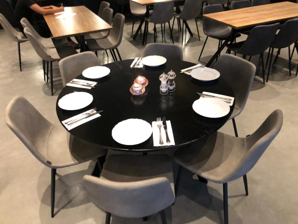 שולחן מסעדה עגול