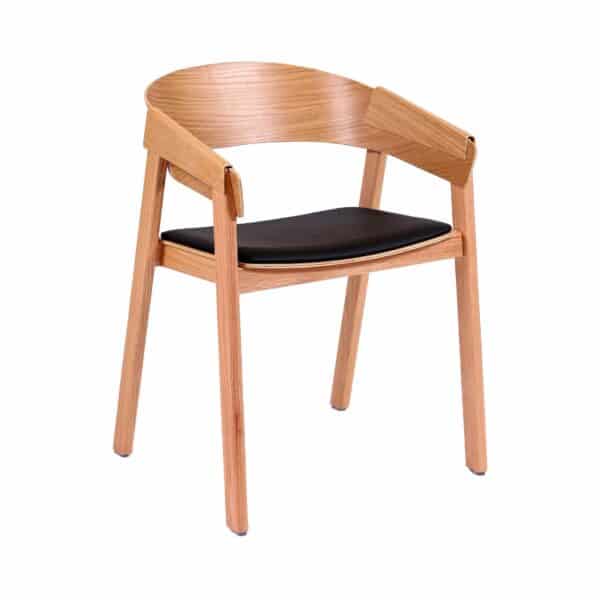 כסא עץ